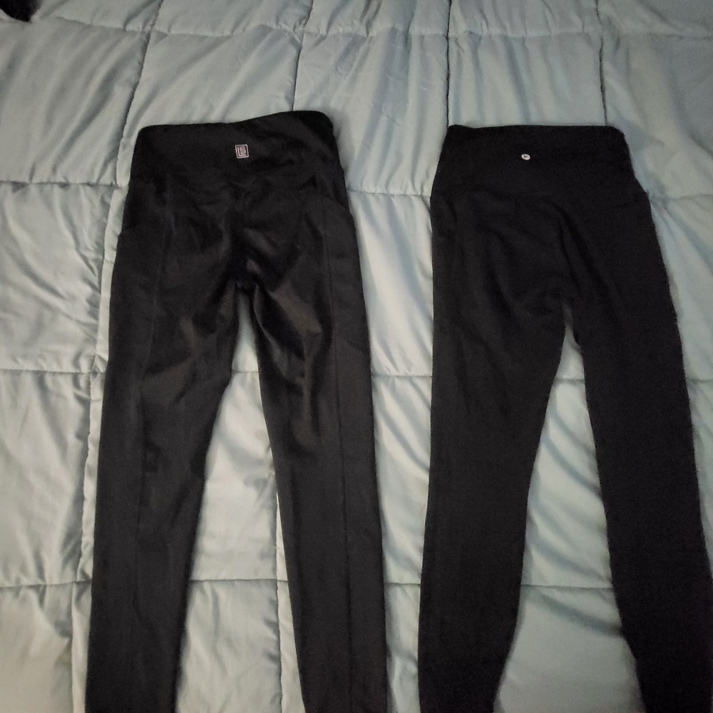 2 Pairs Of Small Womens Leggings